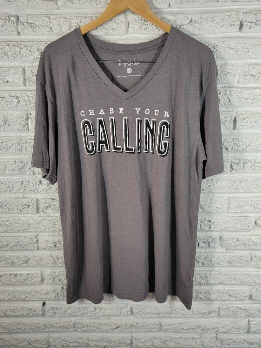 Things She Loves Womens XXL Tee Gray Chase Your Calling VNeck Short Sleeve GRA4E